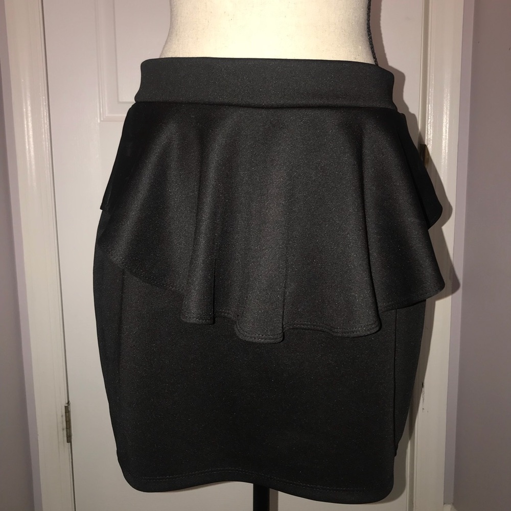 Black peplum skirt size XL